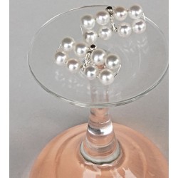 Moderne, elegante Perlenohrstecker Metis, Süsswasserperlen und Silber.