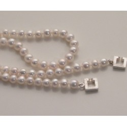 Klassische Perlenkette Alea mit modernem Silberverschluss. Länge nach Wahl.