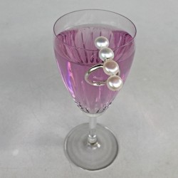 Silberring mit weissen, buttonförmigen Süsswasserperlen - verstellbare Ringschiene