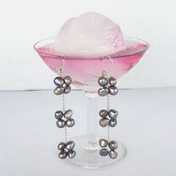 Eudora Perlenohrringe grau aus Süsswasserperlen und Silber