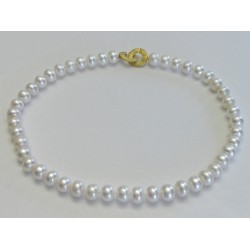 Klassische Perlenkette Aphrodite aus sehr grossen Süsswasserperlen und modernem vergoldeten Silberverschluss. Länge nach Wahl.
