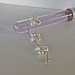 Perlen-Earcuff aus weissen Süsswasserperlen und Silber