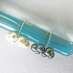 Halia Fingerkettchen aus ca. 9mm Perlen grau-blau und weiss