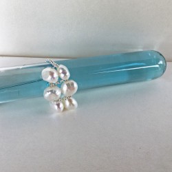 Ariadne Fingerkettchen mit 6 Perlen weiss, Süsswasserperlen und Silber